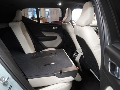 Used 2019 Volvo XC40 T5 Momentum AWD/4WD image 33