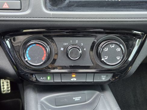 Used 2019 Honda HR-V Sport image 26