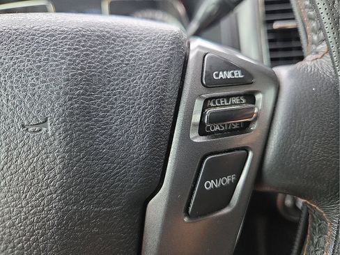 Used 2017 Nissan Titan Platinum Reserve w/ Off-Road Package AWD/4WD image 18