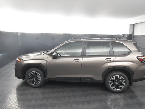New 2025 Subaru Forester Premium image 7