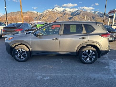 Used 2023 Nissan Rogue SV image 8