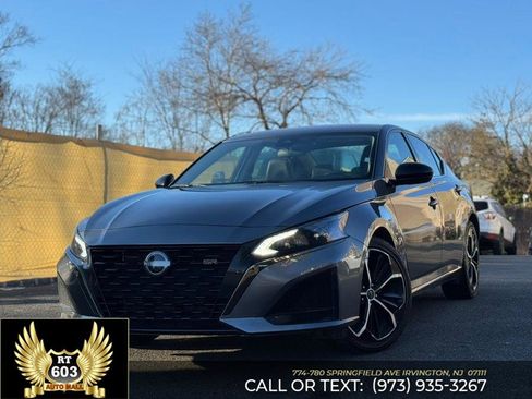 Used 2024 Nissan Altima 2.5 SR image 1