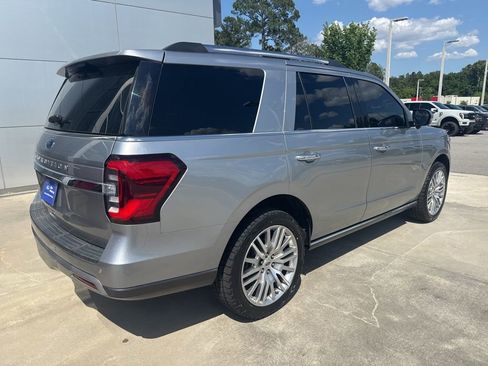 Used 2024 Ford Expedition Limited RWD image 6