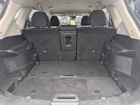 Used 2019 Nissan Rogue SV image 23