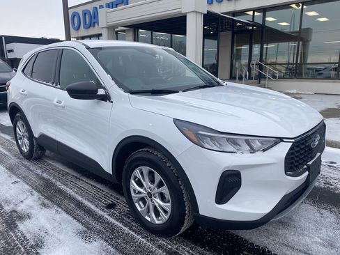 Used 2023 Ford Escape Active image 1