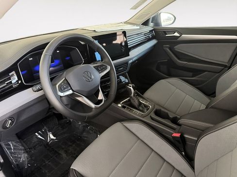 New 2026 Volkswagen Jetta SE FWD image 10