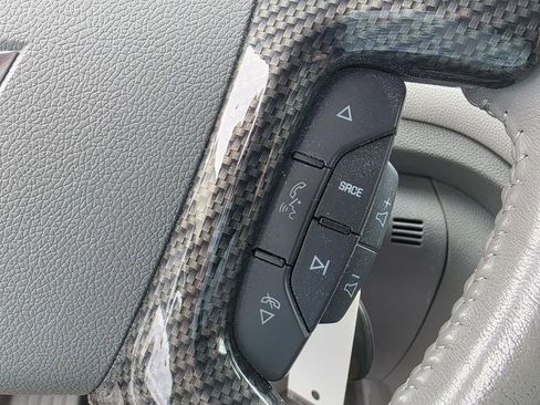 Used 2016 Chevrolet Traverse LT w/ Style and Technology Package FWD image 24