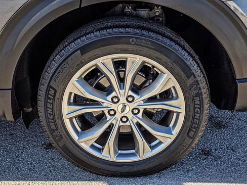 Used 2020 Ford Explorer XLT w/ Equipment Group 202A image 9