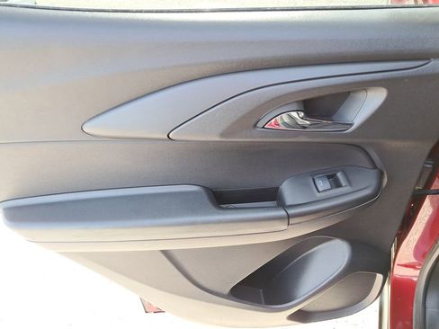 Used 2024 Chevrolet TrailBlazer RS w/ Convenience Package image 8