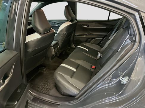 Used 2025 Toyota Camry SE w/ Convenience Package FWD image 29