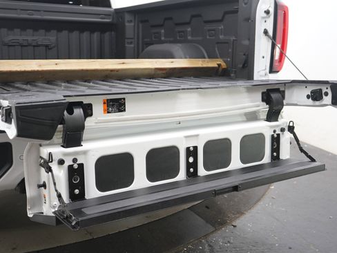 Used 2024 GMC Sierra 1500 AT4 AWD/4WD image 17