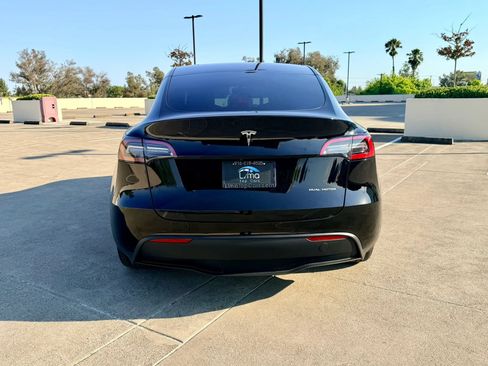 Used 2021 Tesla Model Y Long Range AWD/4WD image 9