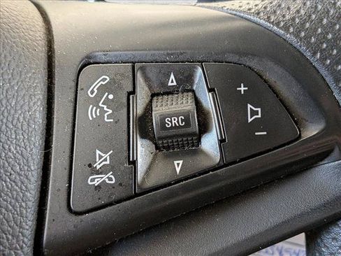 Used 2021 Chevrolet Trax LT AWD/4WD image 12