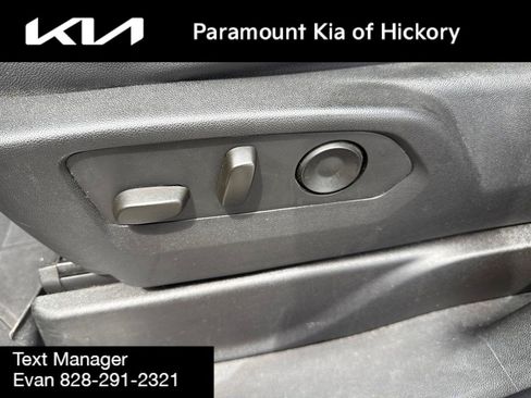 Used 2022 Chevrolet Tahoe Z71 w/ Luxury Package AWD/4WD image 22