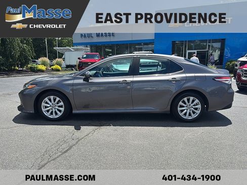 Used 2020 Toyota Camry LE FWD image 4