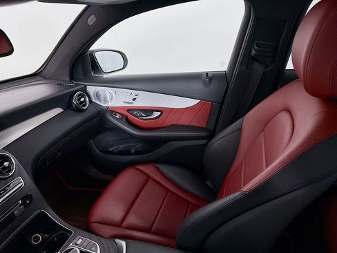 Used 2019 Mercedes-Benz GLC 300 4MATIC Coupe image 24