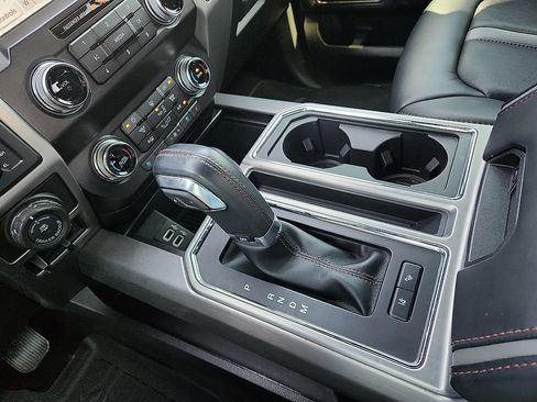 Used 2019 Ford F150 Platinum w/ Equipment Group 701A Luxury AWD/4WD image 11