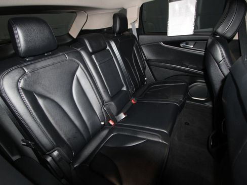 Used 2023 Lincoln Nautilus FWD image 25