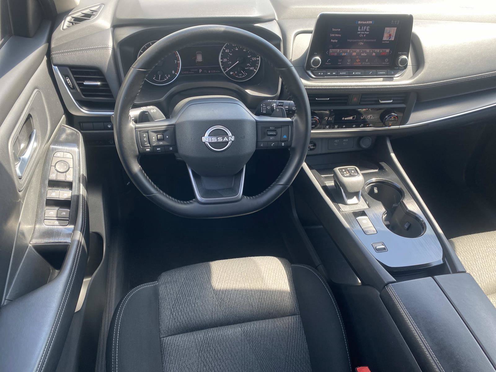 Used 2025 Nissan Rogue SV FWD image 19