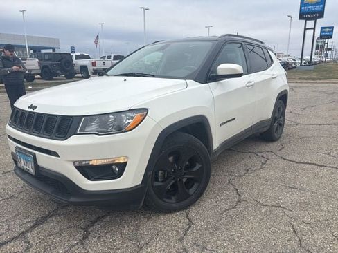 Used 2020 Jeep Compass Latitude image 3
