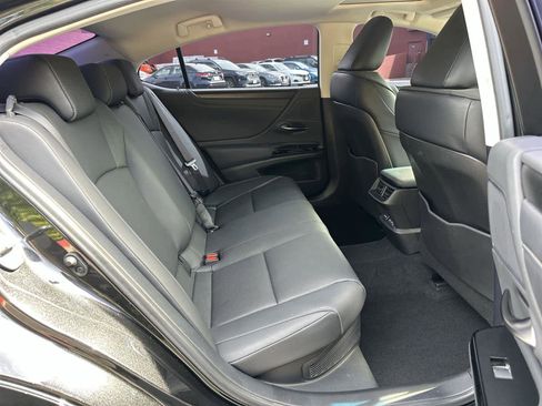 Used 2024 Lexus ES 300h w/ Premium Package FWD image 14