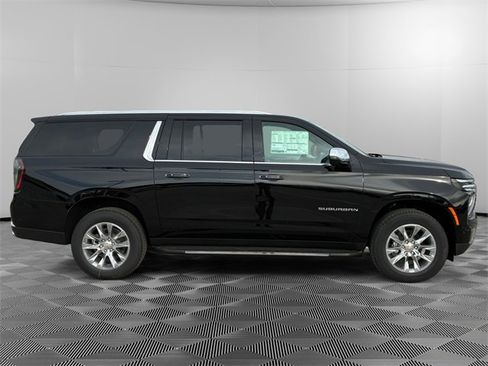 New 2025 Chevrolet Suburban Premier image 2
