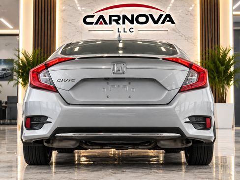 Used 2019 Honda Civic EX image 10