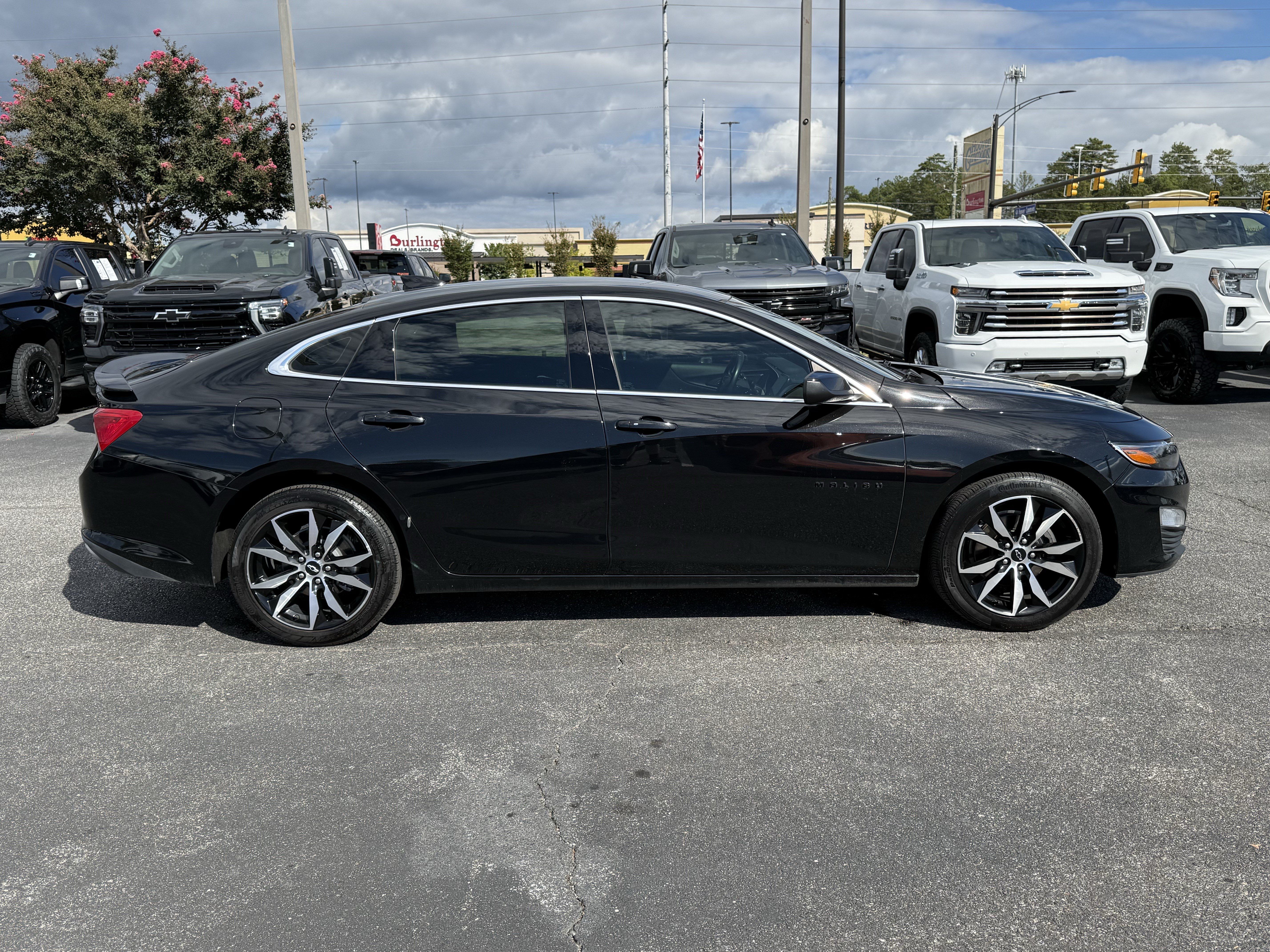 Used 2024 Chevrolet Malibu RS FWD image 11