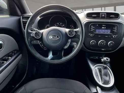Used 2019 Kia Soul FWD image 6