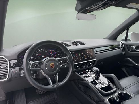 Used 2023 Porsche Cayenne Base image 33