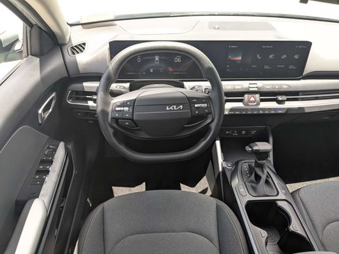 Certified 2025 Kia K4 FWD image 18