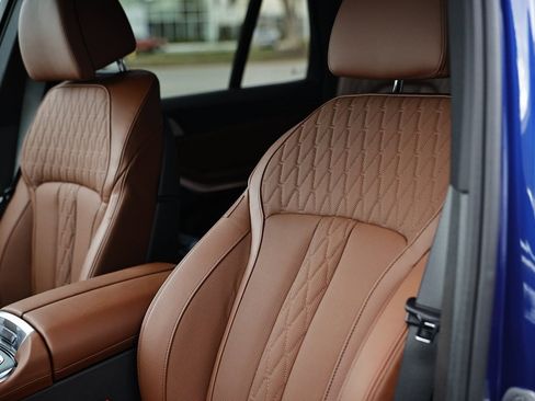 New 2026 BMW X5 M60i w/ Climate Comfort Package image 22