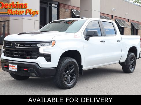 Used 2022 Chevrolet Silverado 1500 LT Trail Boss w/ Convenience Package II AWD/4WD image 1