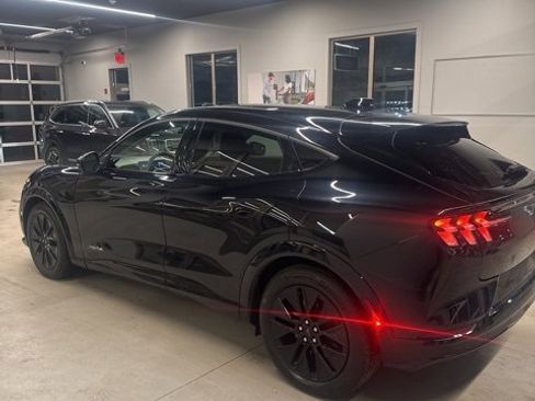 Used 2025 Ford Mustang Mach-E Premium w/ Sport Appearance Package image 7