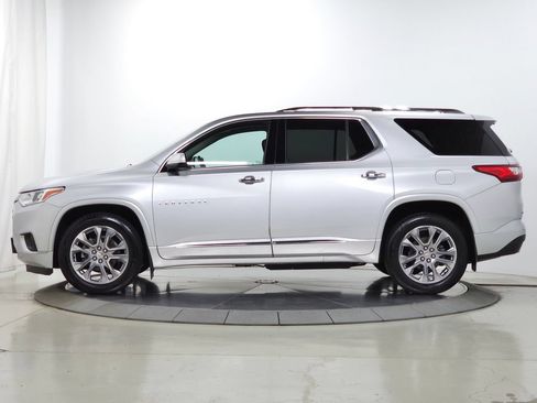Used 2019 Chevrolet Traverse Premier w/ LPO, Floor Liner Package AWD/4WD image 4