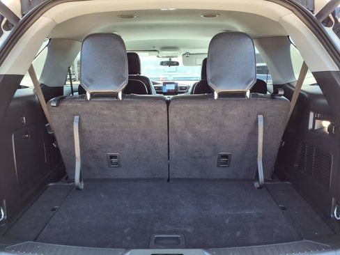 Used 2024 Ford Explorer XLT w/ Equipment Group 202A RWD image 11