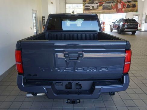 Used 2025 Toyota Tacoma TRD Off-Road AWD/4WD image 13
