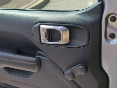 Used 2021 Jeep Wrangler Sport image 14