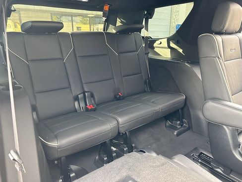 Used 2021 Cadillac Escalade Premium Luxury w/ LPO, Illumination Package image 36