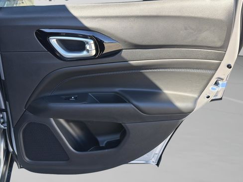 New 2026 Jeep Compass Latitude image 26