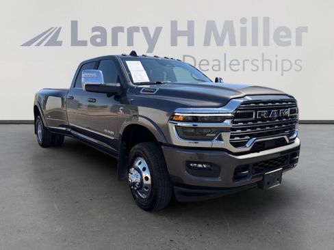 Used 2025 RAM 3500 Limited AWD/4WD image 7