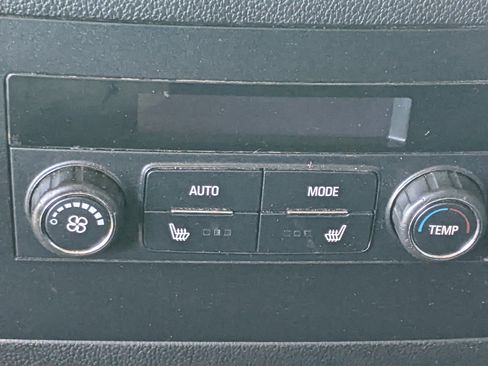 Used 2017 GMC Yukon XL SLT image 12