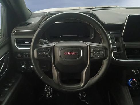 Used 2023 GMC Yukon XL AT4 AWD/4WD image 10