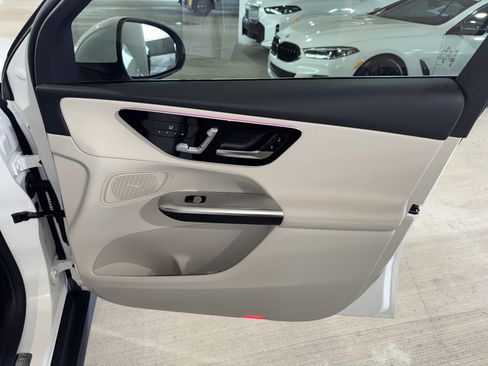 Used 2026 Mercedes-Benz GLC 300 image 9