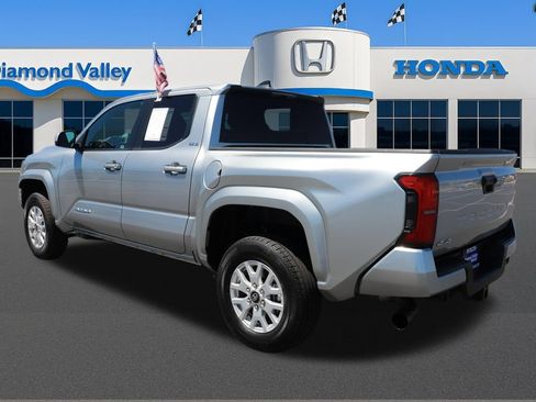 Used 2024 Toyota Tacoma SR5 AWD/4WD image 4