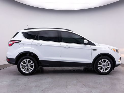 Used 2018 Ford Escape SE w/ SE Sync 3 Package FWD image 32