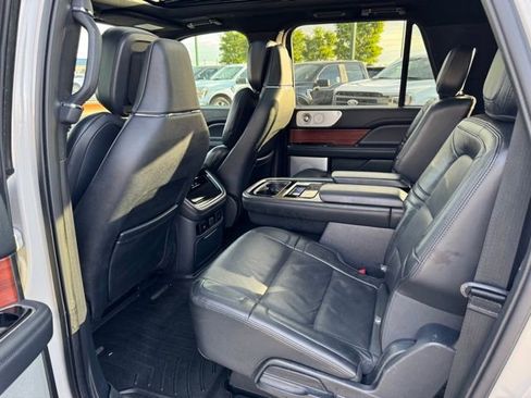 Used 2024 Lincoln Navigator L Reserve AWD/4WD image 30