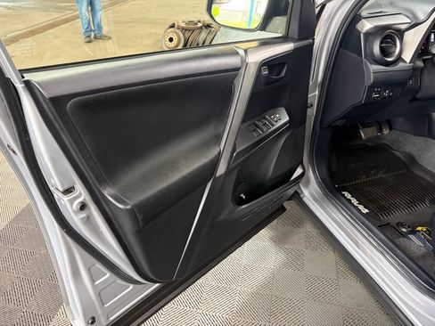 Used 2018 Toyota RAV4 LE w/ All Weather Liner Package AWD/4WD image 19