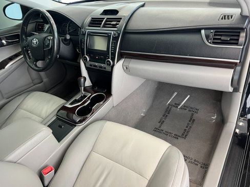 Used 2012 Toyota Camry XLE w/ Leather Pkg FWD image 16