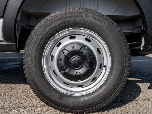 New 2025 Ford Transit 250 148 Medium Roof image 32